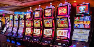 မြန်မာ ကစားသမားများ lucky kg Slot Games ကစားနေစဉ်